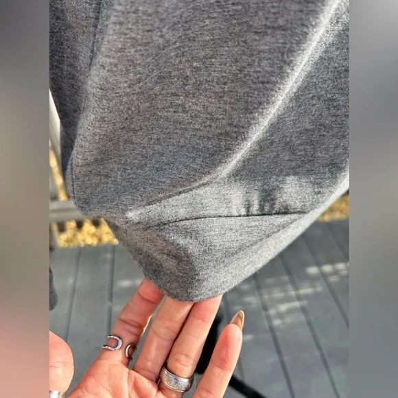 Caramelo “Apparently I Have An Attitude” Funny Sweatshirt PERFECT CONDITION! - Picture 4 of 6